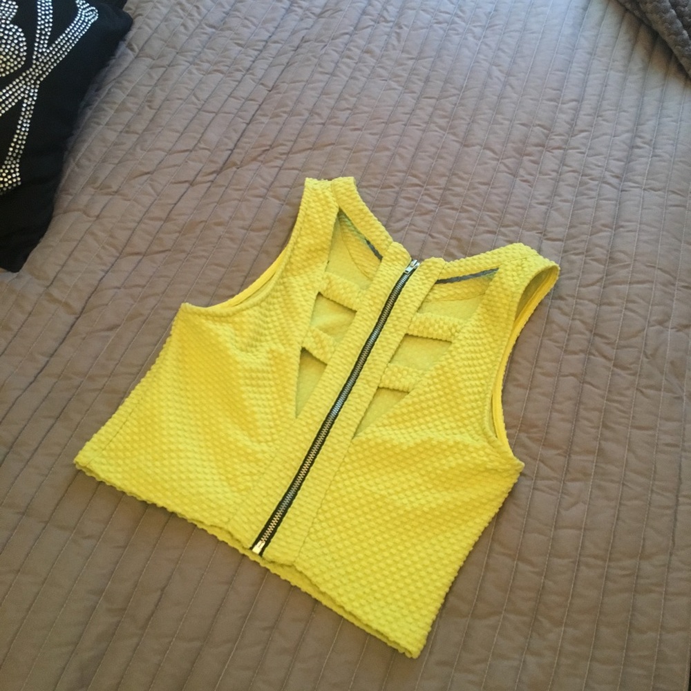 ASTR neon green/yellow crop top
